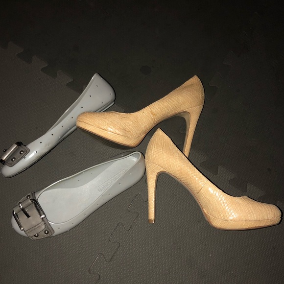 BCBG MAX AZRIA BCBG GENERATION flats and high heel - Picture 2 of 3